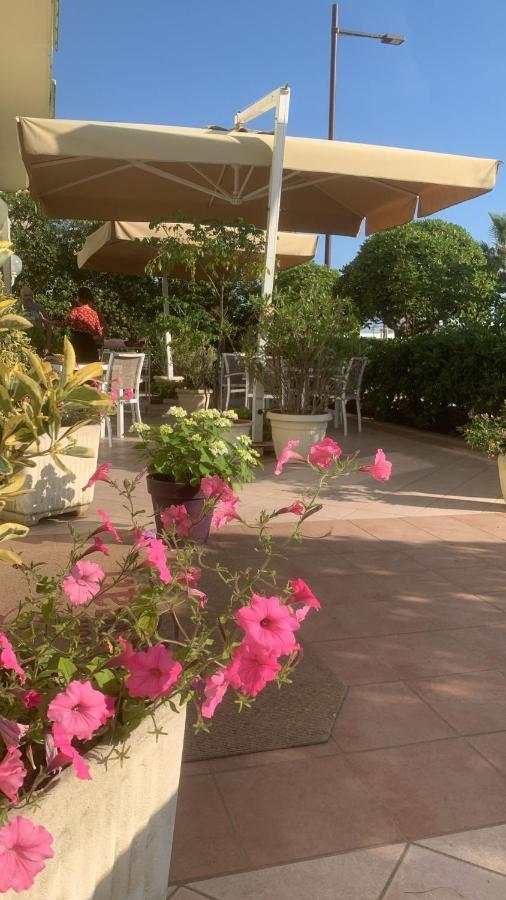 Hotel Rosati リミニ エクステリア 写真